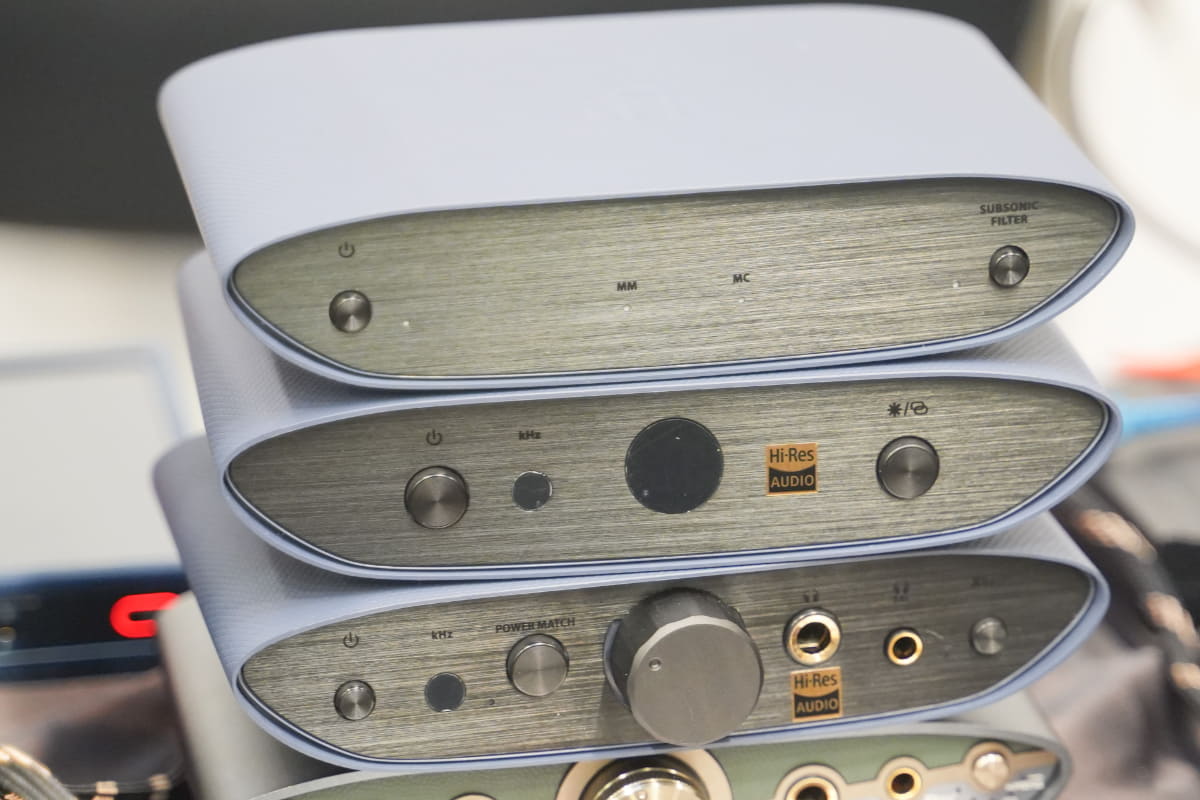 一番上からZEN Air Phono 2、ZEN Air Blue 2、ZEN Air DAC 2