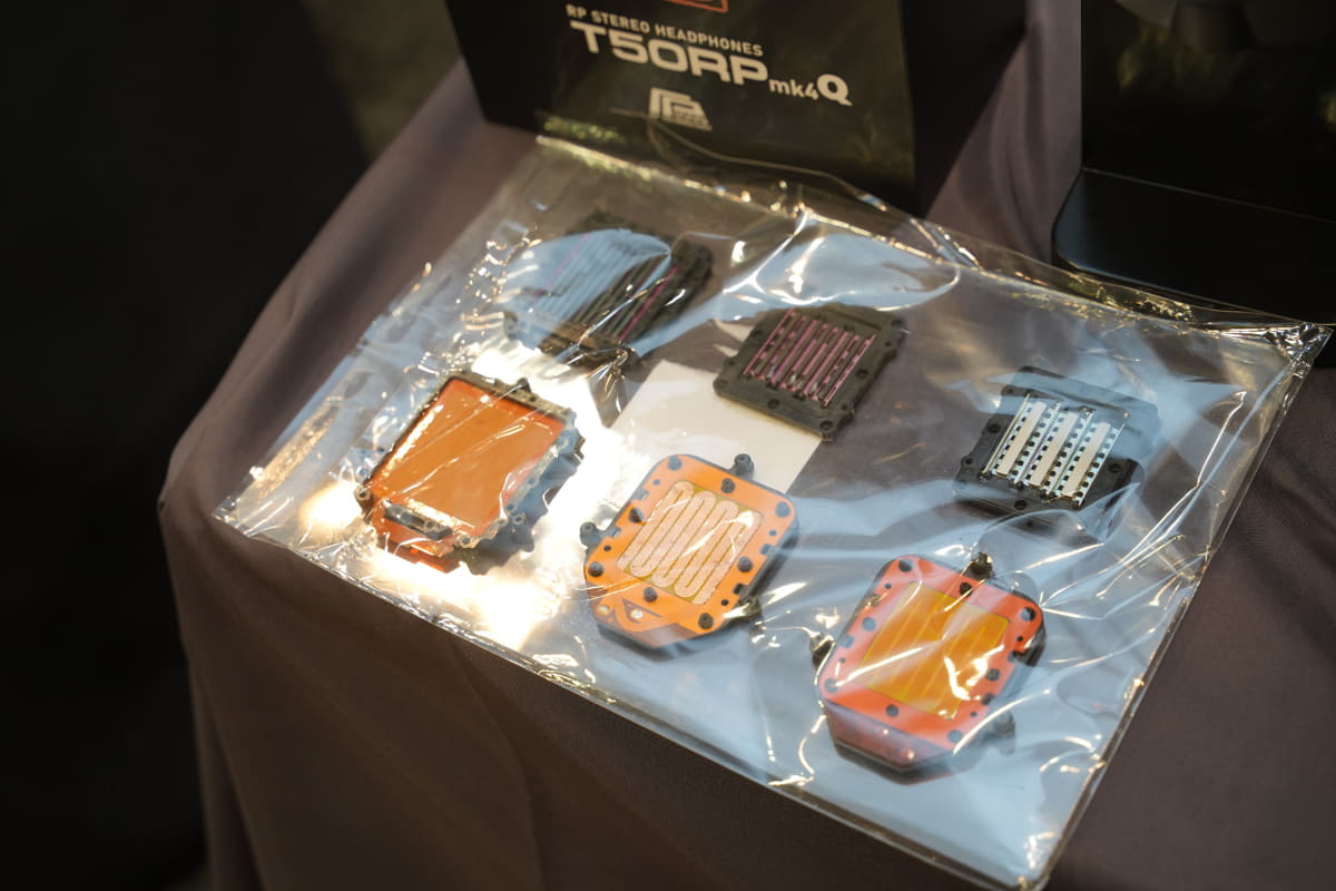 全面駆動型平面振動板「RP」ドライバー