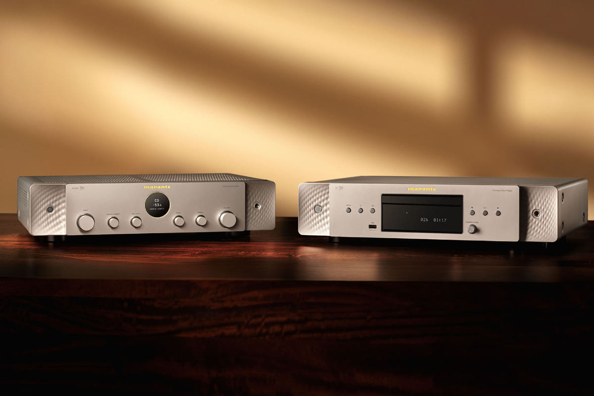 左からプリメインアンプ「MODEL 70」、CDプレーヤー「CD 70」