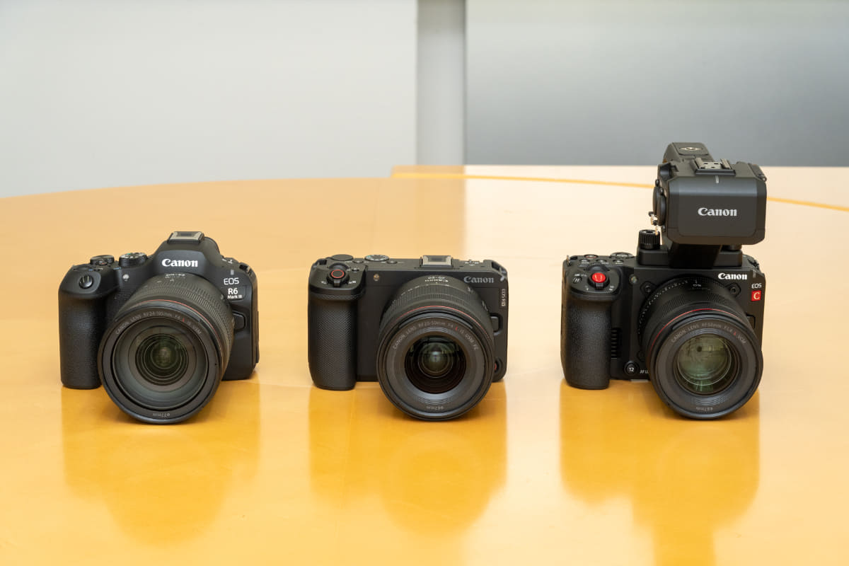 左からEOS R6 Mark III、EOS R6 V、EOS C50