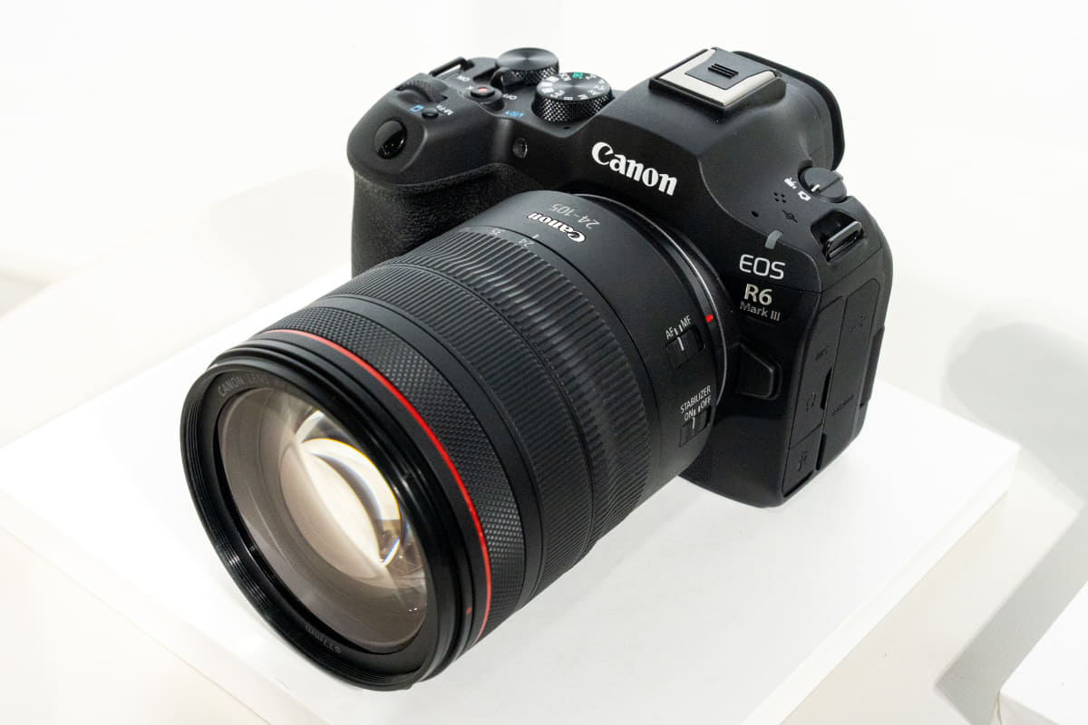 EOS R6 Mark III。カメラグランプリ2026の読者投票で「あなたが選ぶベストカメラ賞」に輝くなど、スチル派からの支持も厚い