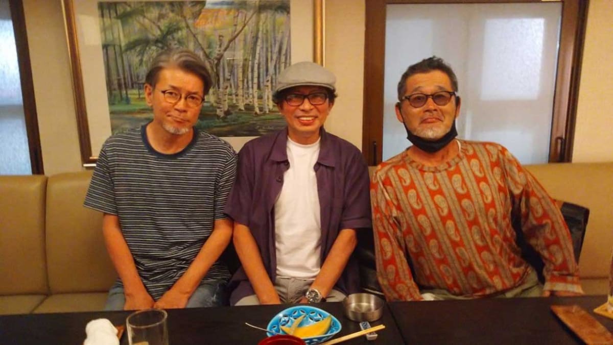 2024年8月　企画内容が決まり上機嫌でカメラに収まる首脳陣(左から嬉野D、ミスターこと鈴井貴之、藤村D)<br><span class="fnt-70">(C)HTB</span>