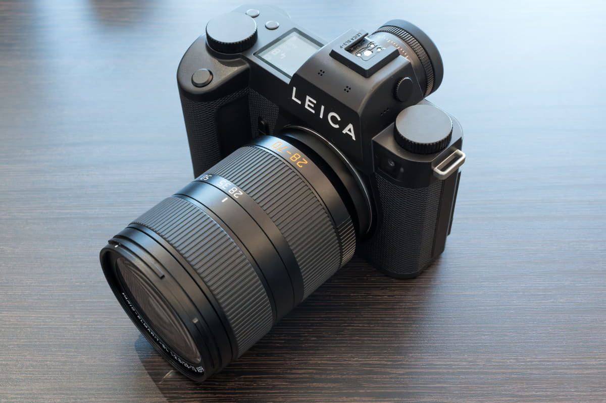 ライカ バリオ・エルマリートSL f2.8/28-70 ASPH.を装着。ライカSLレンズの標準ズームで最もコンパクト