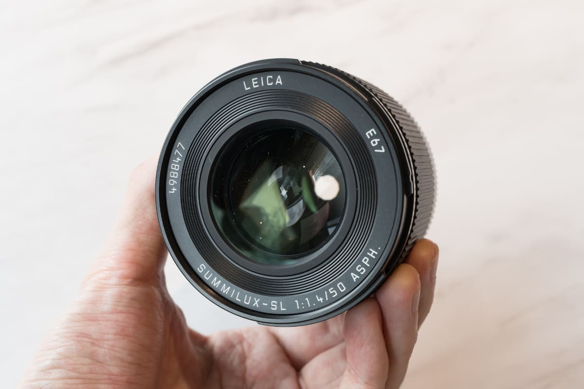 フィルター径は67mm。2016年発売の先代は同82mmと大柄だった