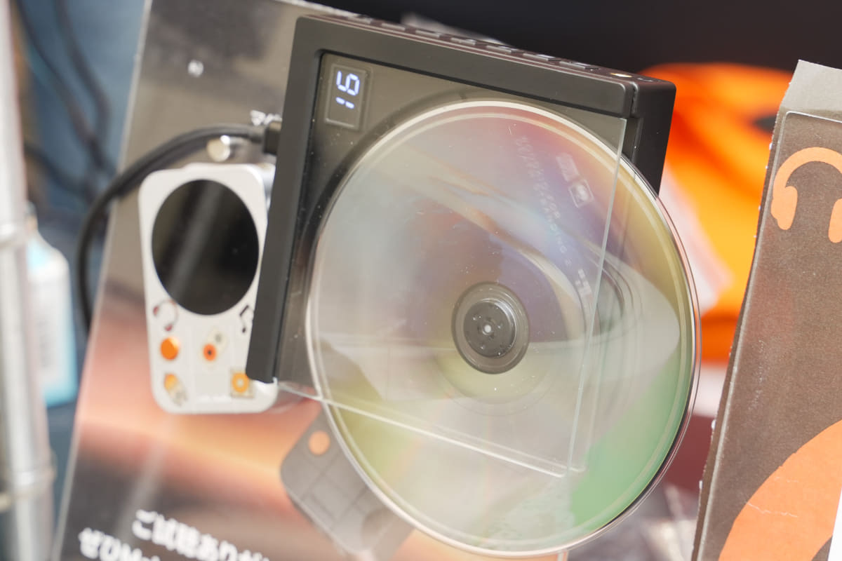 半開放型CDプレーヤー「DISC Nano」