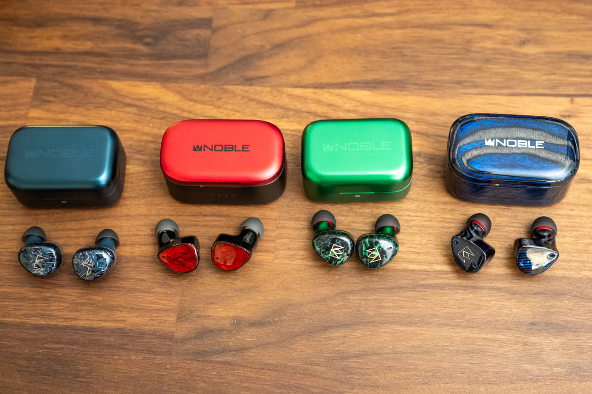 左からOsprey、FoKus Amadeus、FoKus Rex5、FoKus Prestige Encore