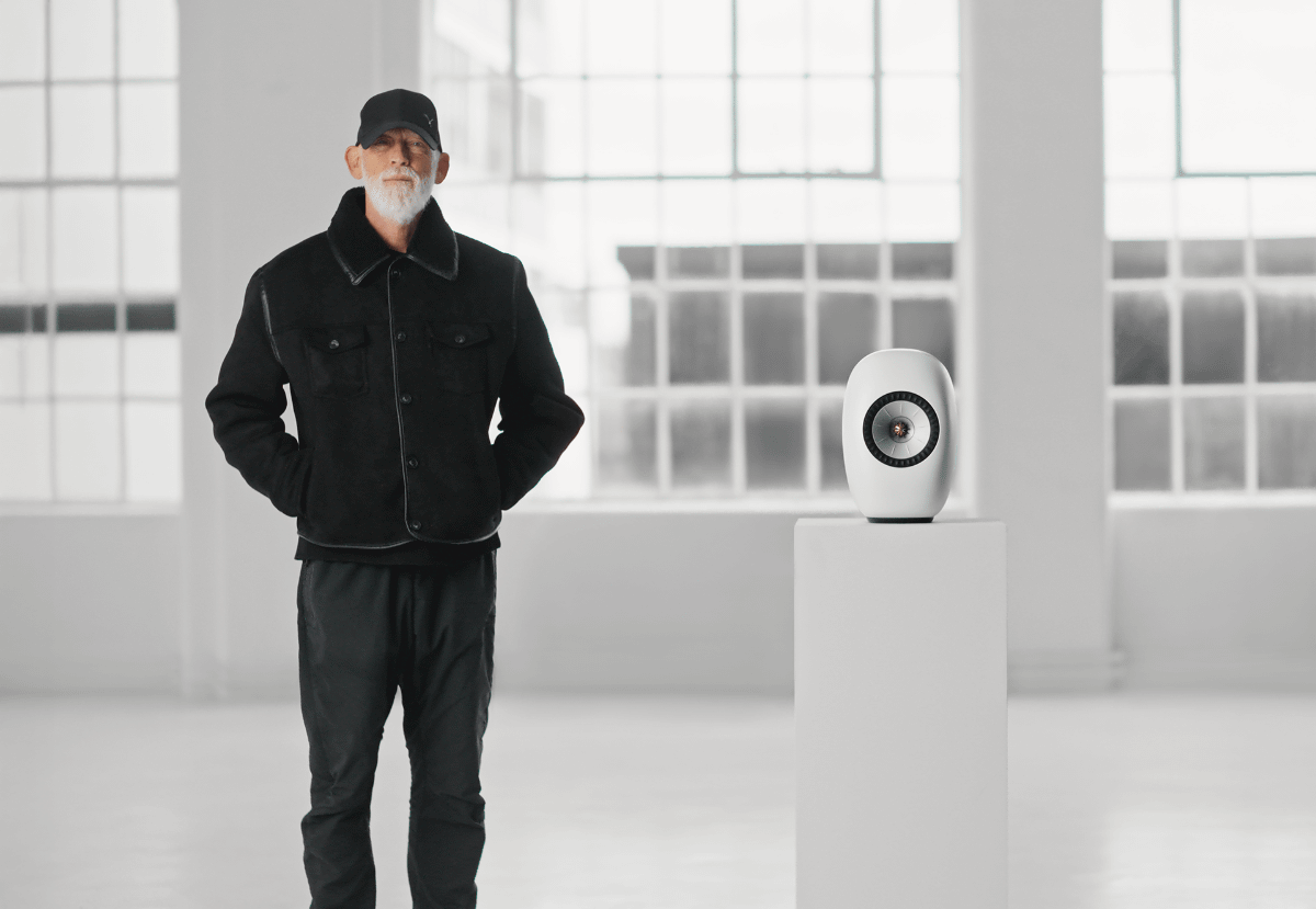 デザインは、ハイエンドスピーカー「Muon」や、Bluetoothスピーカー「Muo」などを手掛けたRoss Lovegrove氏が担当