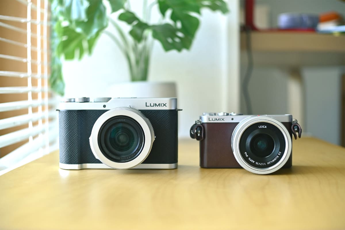 並べるとこんな感じ(こちらはNikonで撮影)。L10の方がもちろん大きいけれど、意外と持ちやすく、見た目より軽く感じました