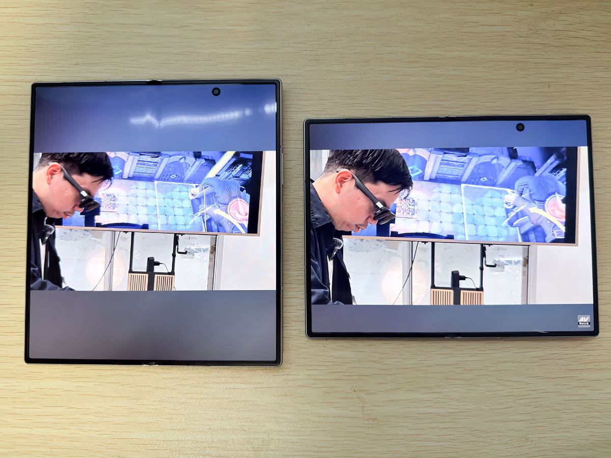 Fold8 Ultra(左)とFold8(右)を比較すると、ディスプレイサイズはUltraが大きいが、動画自体のサイズはFold8が大きい
