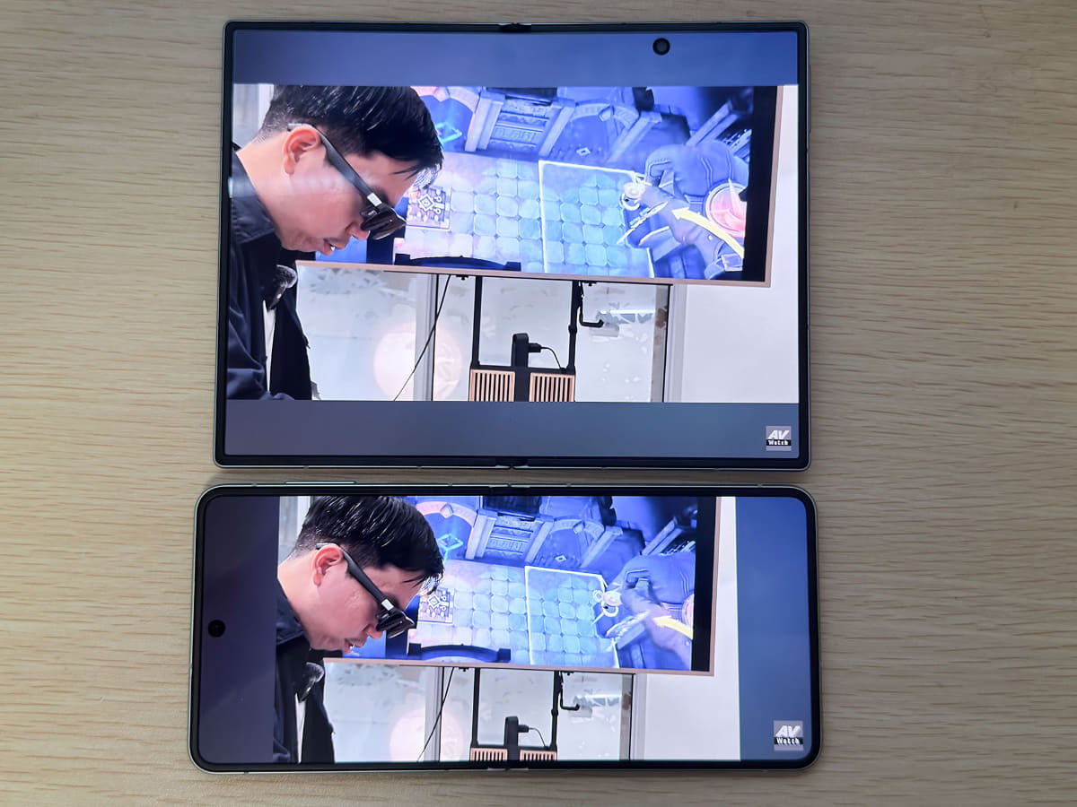参考にFold8(上)とFlip8(下)で同じ動画を表示したときのもの