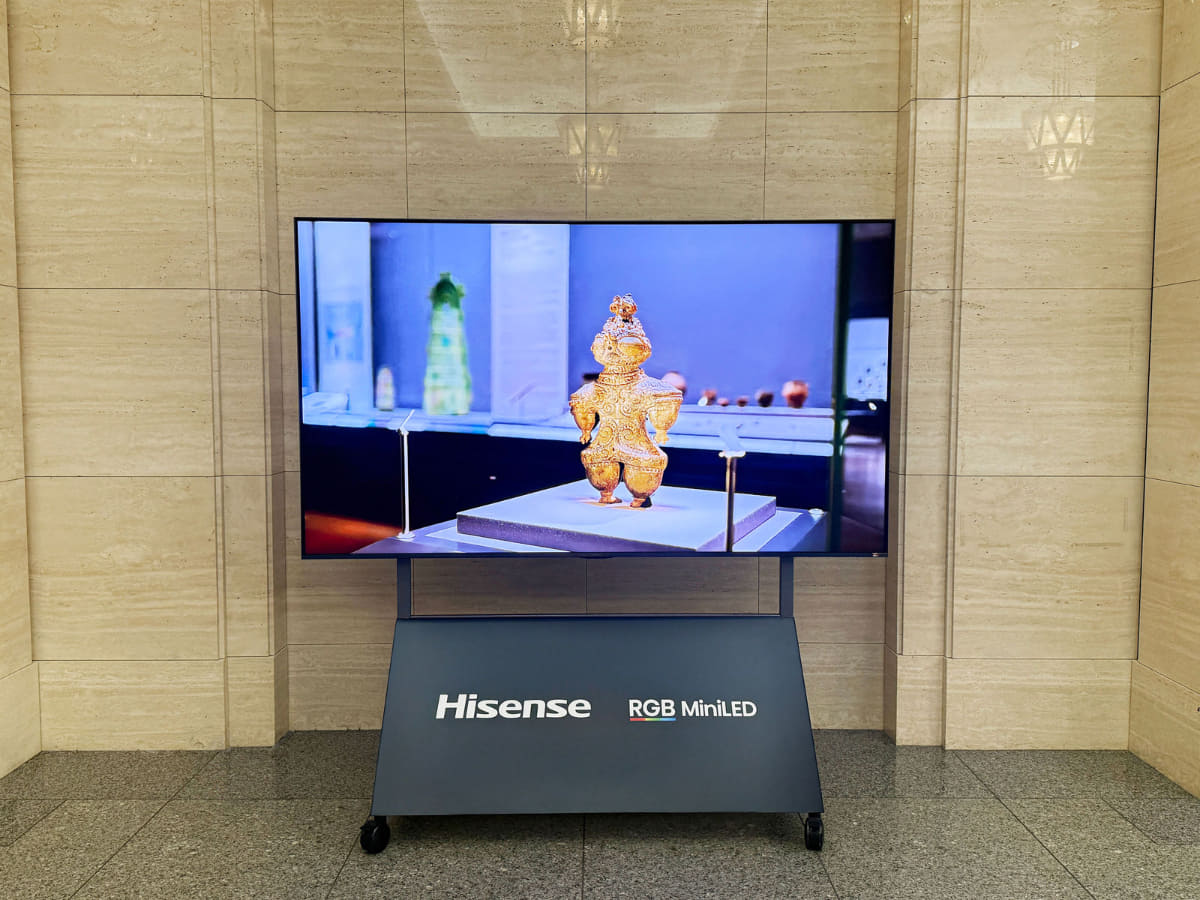 東京国立博物館が導入した、4K液晶テレビ「RGB 100UXS」