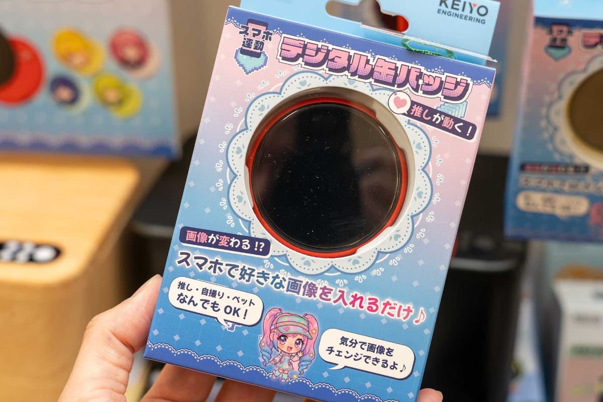 展示会に置かれていた「デジタル缶バッジ」