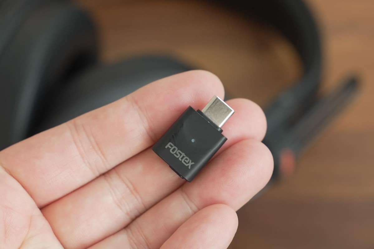 付属のUSB-Cトランシーバー。Nintendo Switch 2にも接続できる
