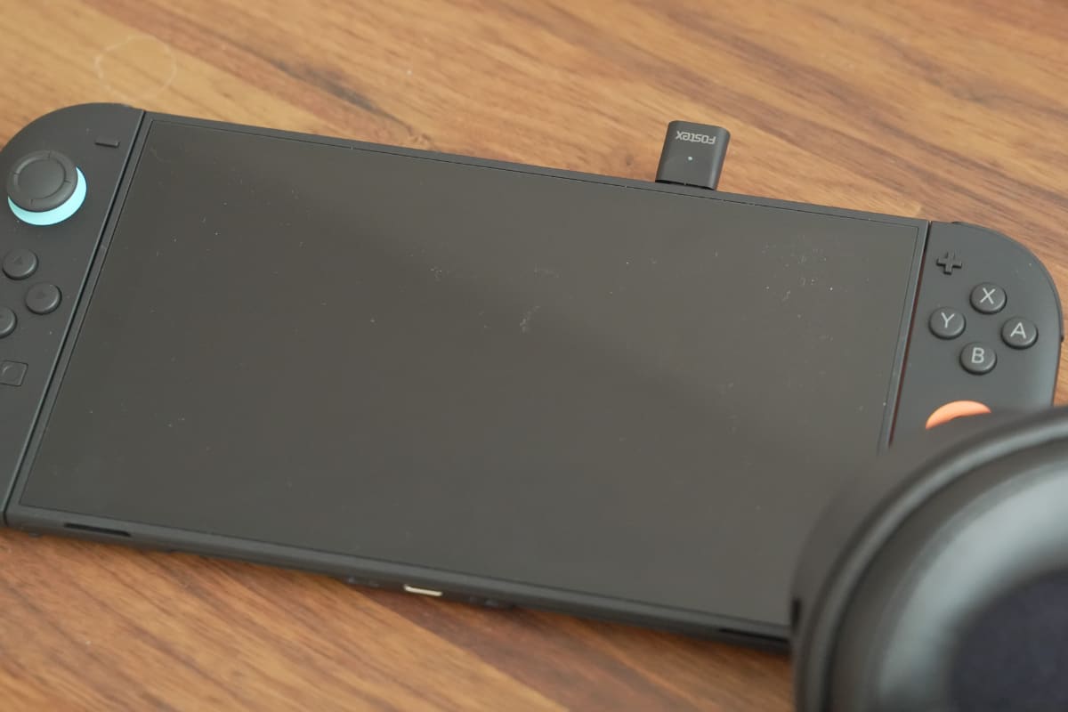 付属のUSB-Cトランシーバー。Nintendo Switch 2にも接続できる