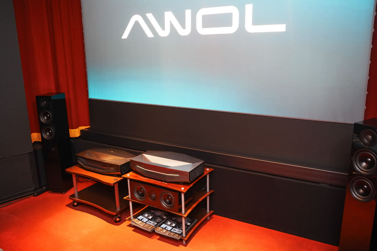 発表会はアバック新宿本店で行なわれた
