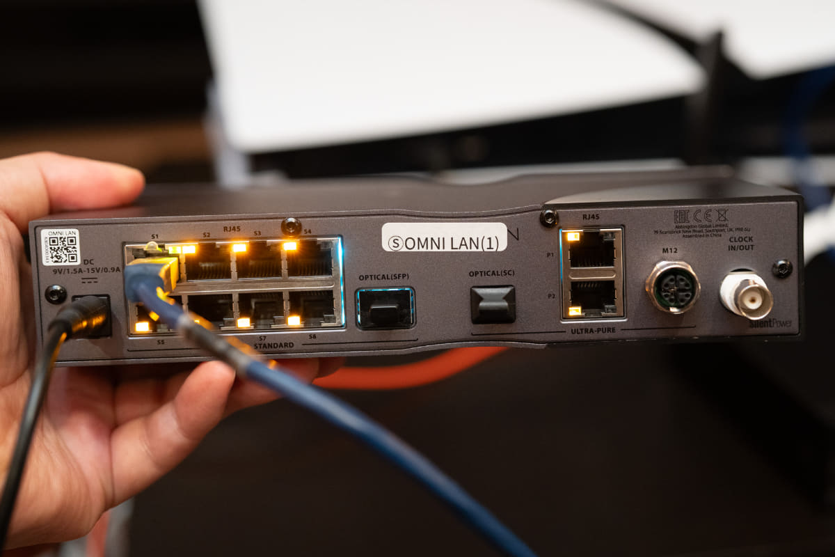 「OMNI LAN」の背面