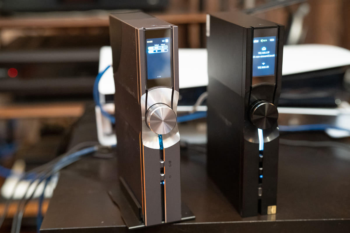 中央がSilentPowerの「OMNI LAN」