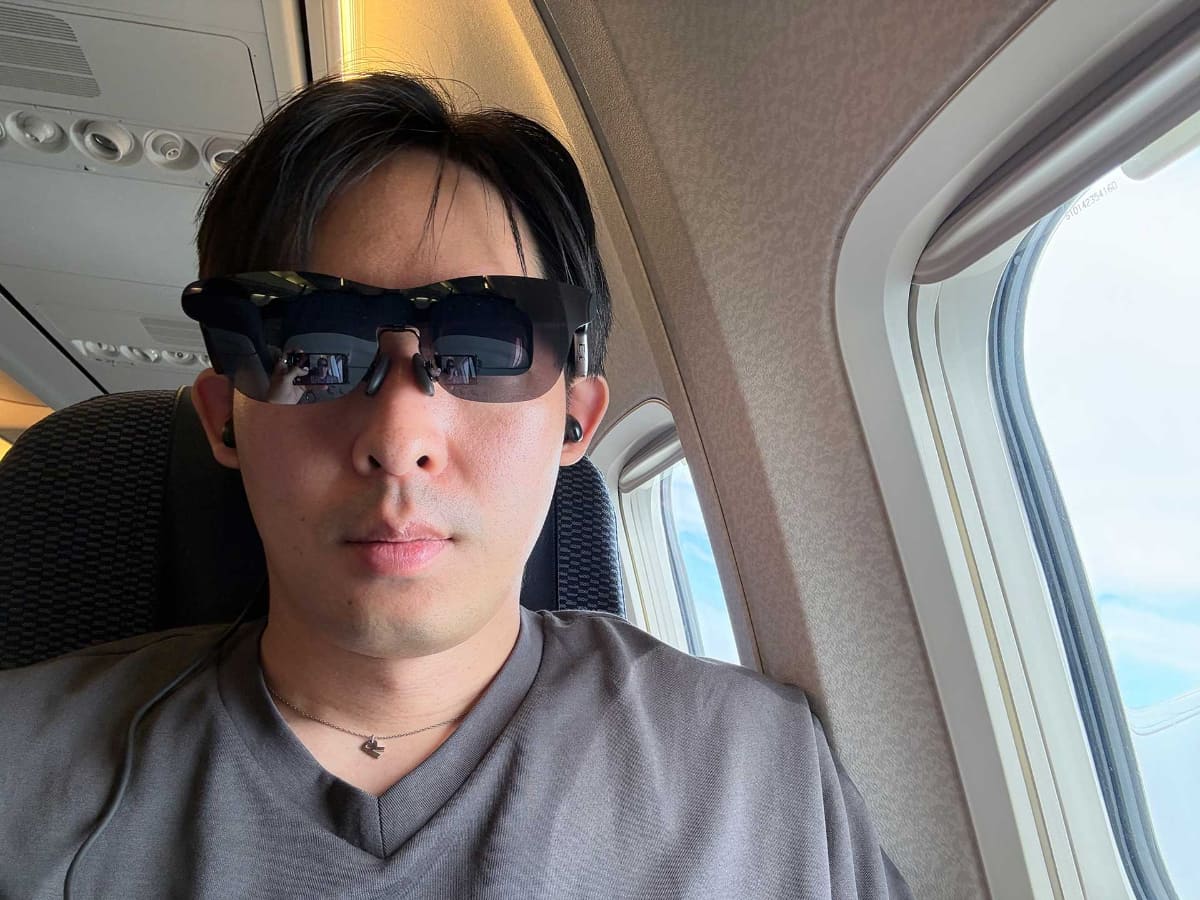 機内でも快適に映像を大画面で楽しめる