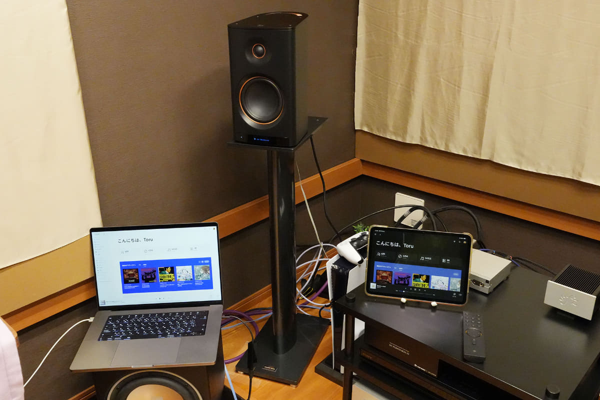 MacBook ProにインストールしたRoon ServerからNX-70Aを出力デバイスとして指定。iPadからの選曲したところ