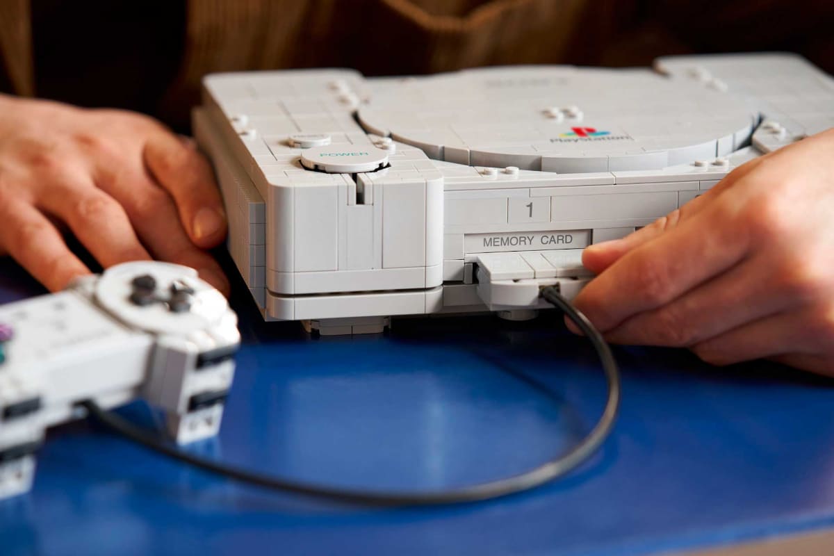 <span class="fnt-70">LEGO, the LEGO logo and the Minifigure are trademarks of the LEGO Group. (C)2026 The LEGO Group.</span>