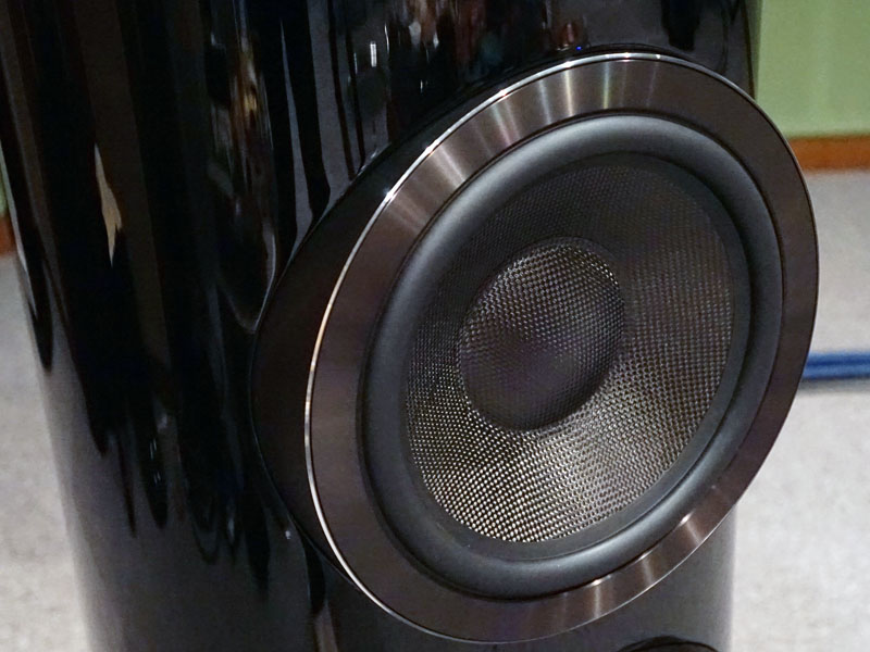 800 D3のウーファーに採用された「エアロフォイルコーン」