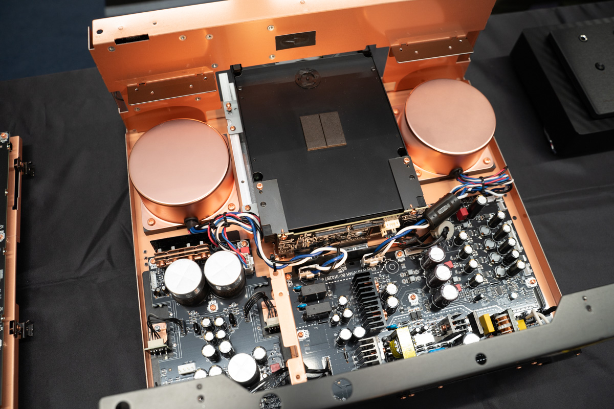 「SACD 10」の内部