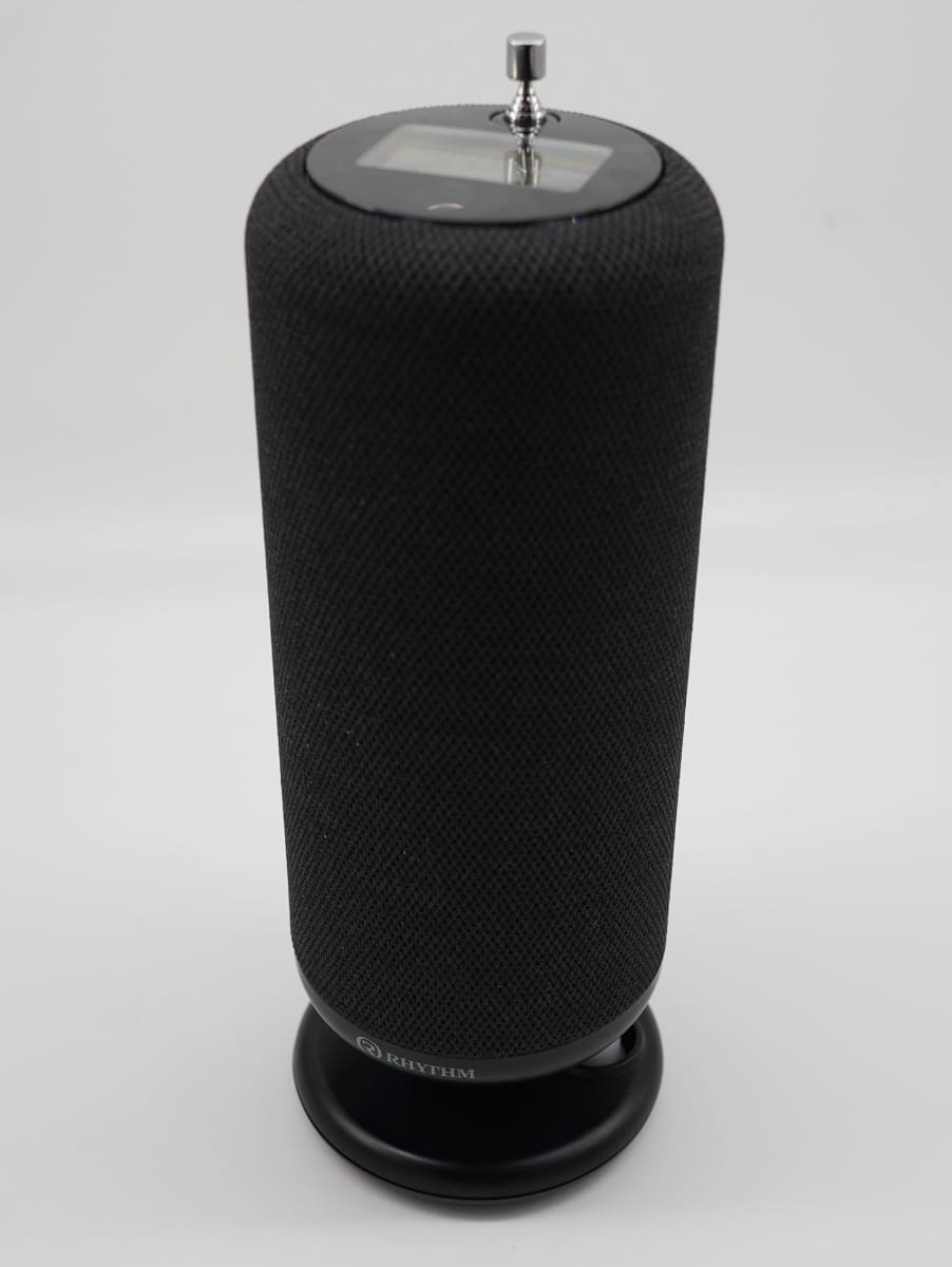 RHYTHMの「CRANKSPEAKER」。見た目は細身の Bluetoothスピーカー