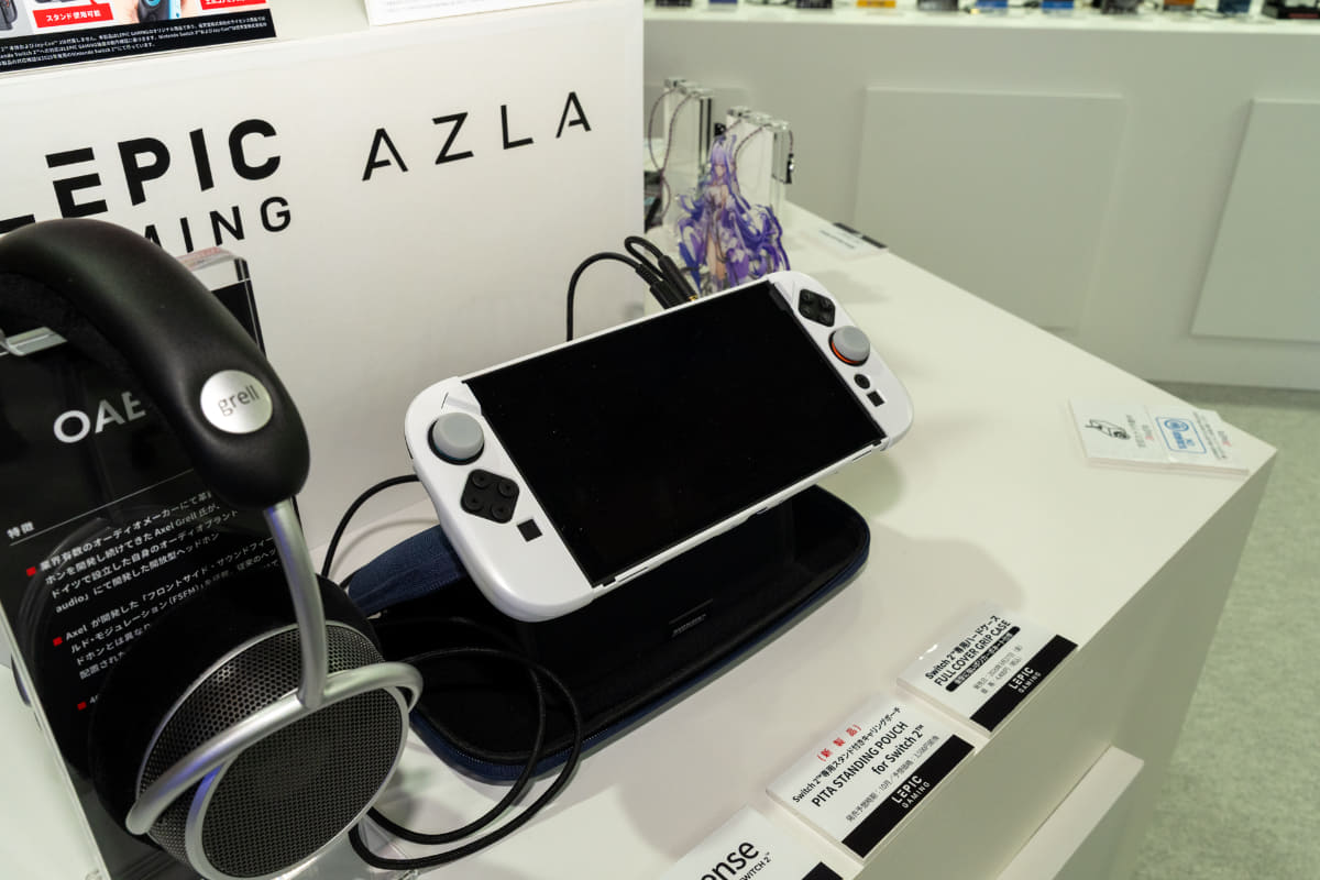 グリップケースのホワイトが参考出品