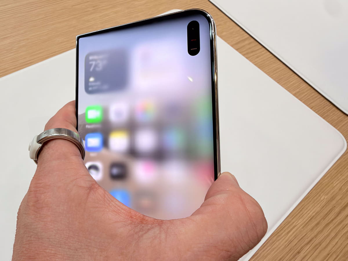 iPhone Duoを開いてみた