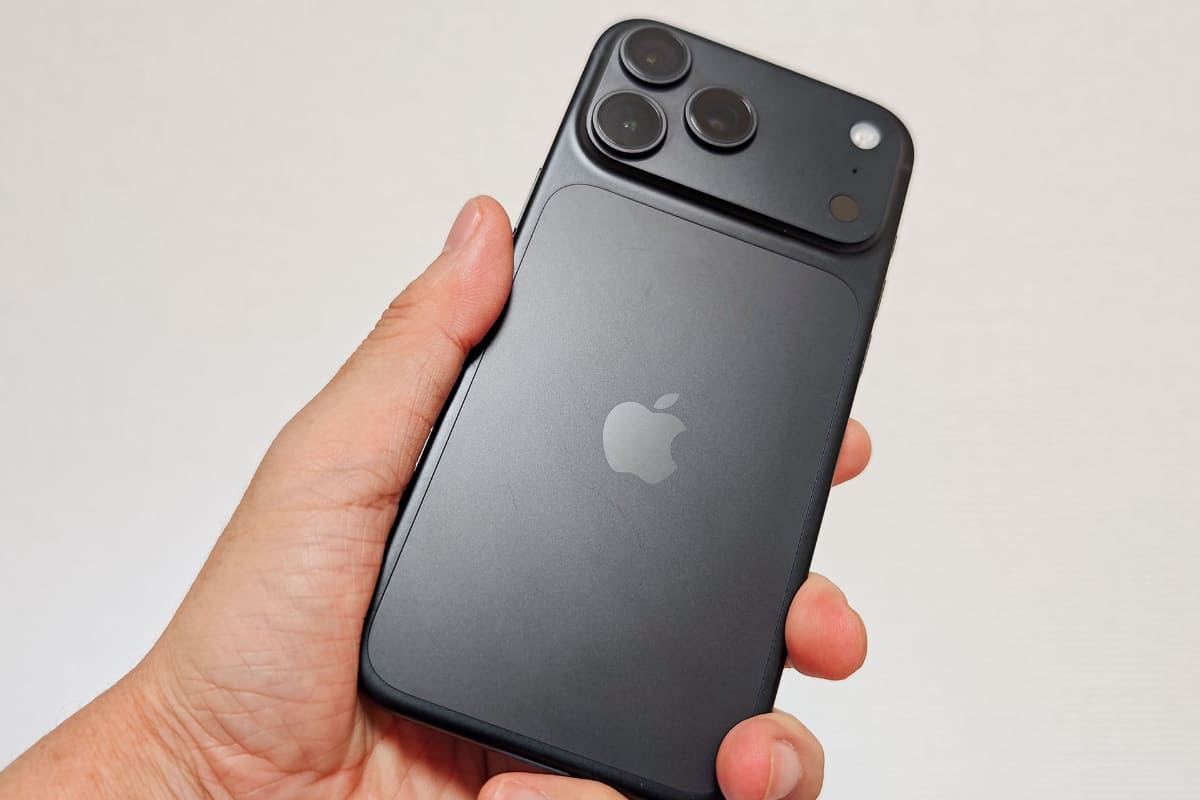iPhone 18 Pro Max。カラーはブラック