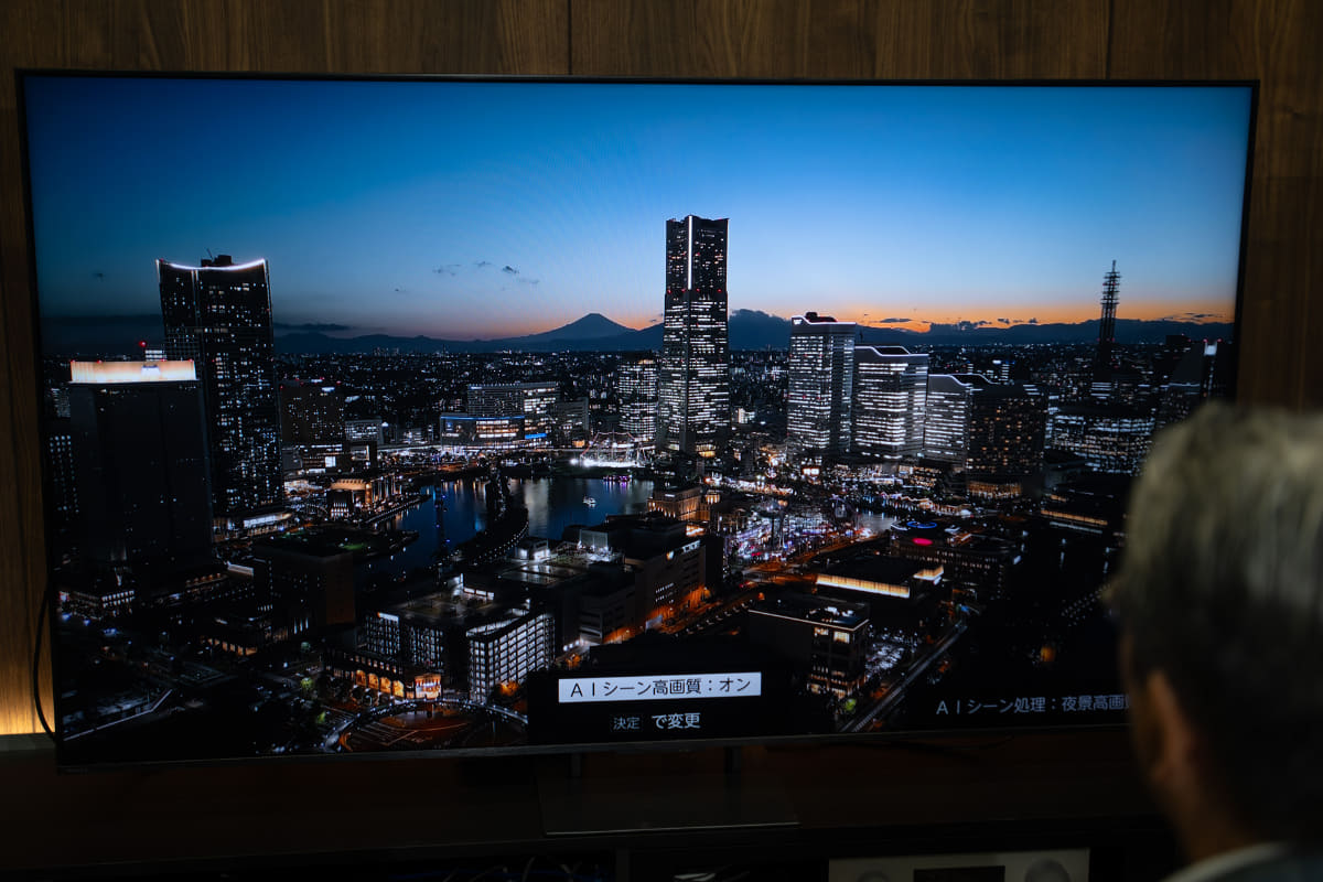「夜景」と判断すると、小さな光のきらめきや引き締まった黒を再現