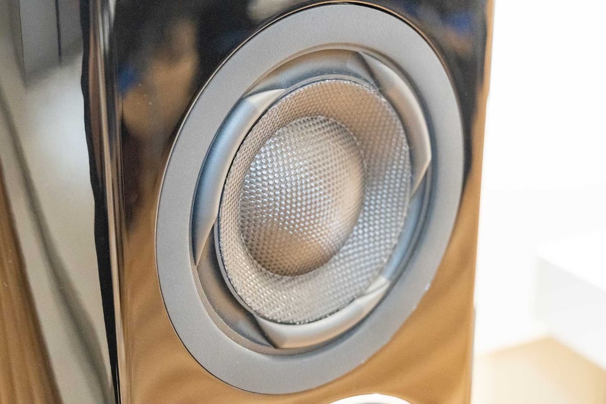 「SB-R1」の振動板にも採用されている「SST(Symmetrical Surround Technology)エッジ」