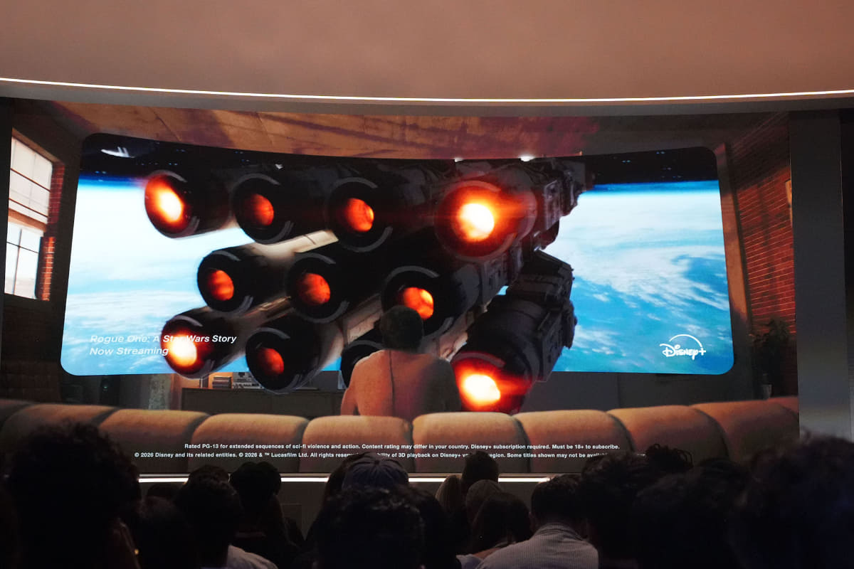 映画などの配信も、グラス型ゆえの変化で拡大