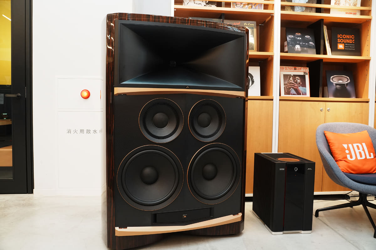 フラッグシップスピーカー「JBL Summit Everest」