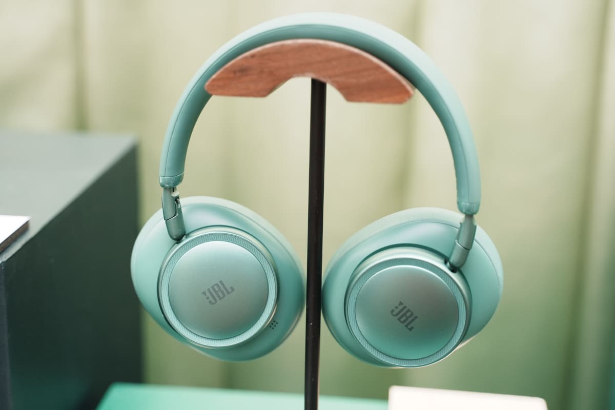 「JBL Live 780NC」のグリーン