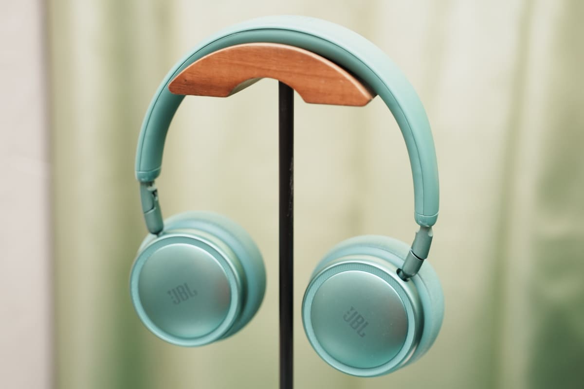 「JBL Live 680NC」のグリーン