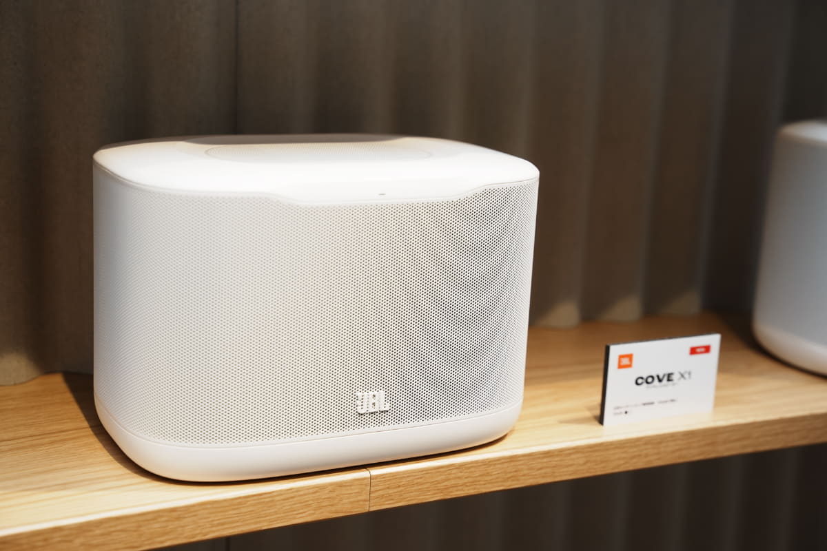 Dolby Atmos Music対応の最上位モデルで、ハイトスピーカーを含む合計6基のスピーカーを、合計200Wのハイパワーアンプで独立駆動する「COVE X1」