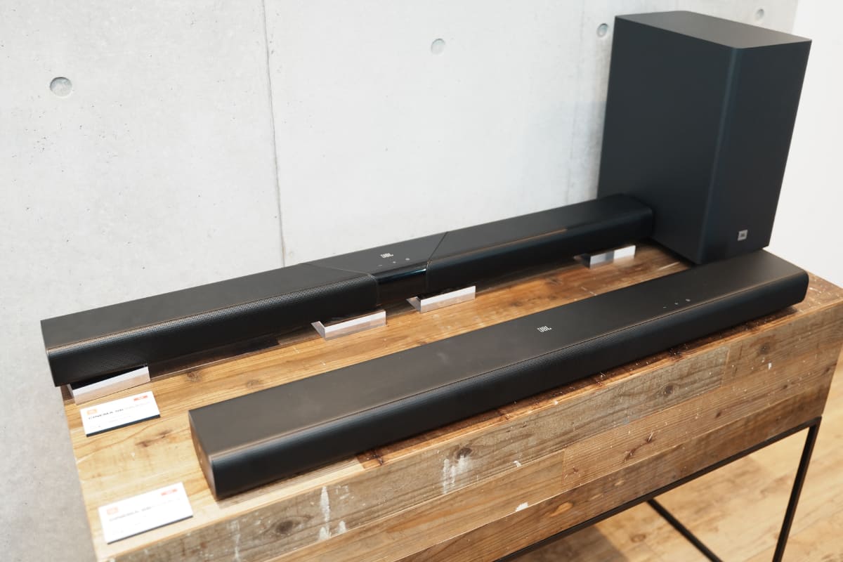 奥からワイヤレスサブウーファーもセットになった3.1chモデル「JBL CINEMA SB580MK2」、オールインワンの3.1chサウンドバー「JBL CINEMA SB510MK2」