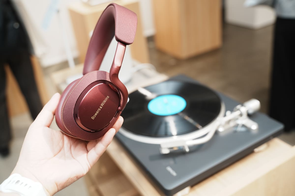 「DP-500BT」を使えば、BluetoothスピーカーやBluetoothヘッドフォンでレコードが手軽に楽しめる