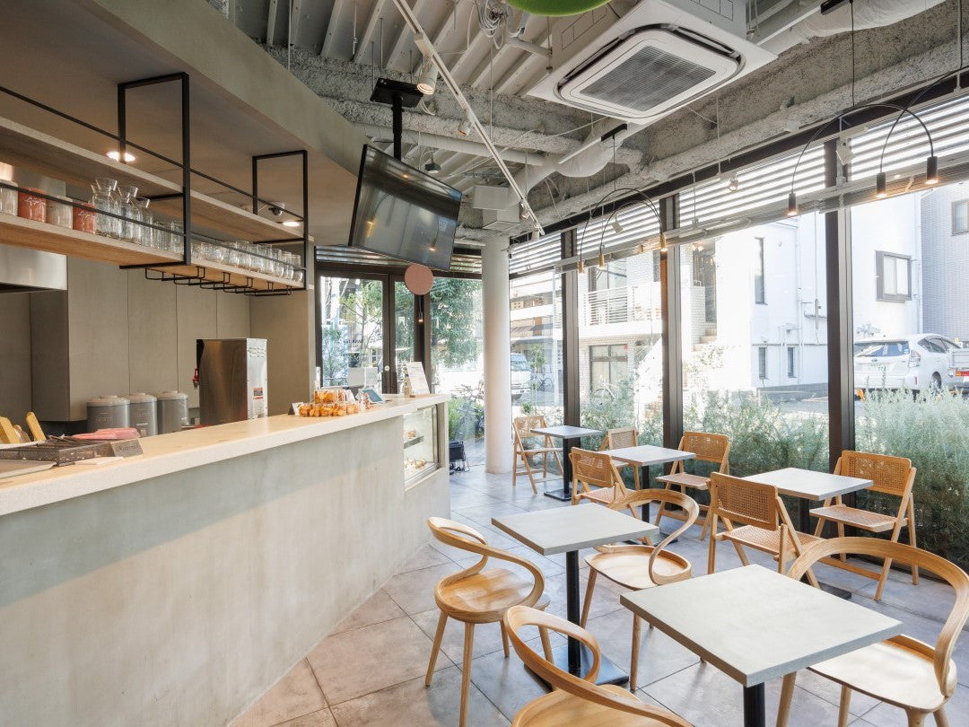 カフェスペース「NANA TEA & Tsustumi 青山本店」