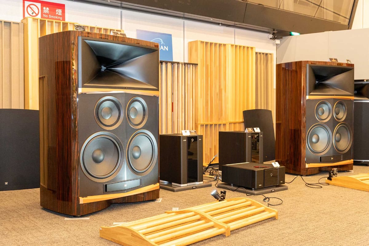 JBL Summit Everest
