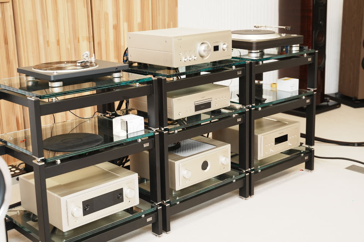 デノンのDP-3000NE、DP-500BT、DCD-3000NE、PMA-3000NEなども体験できる