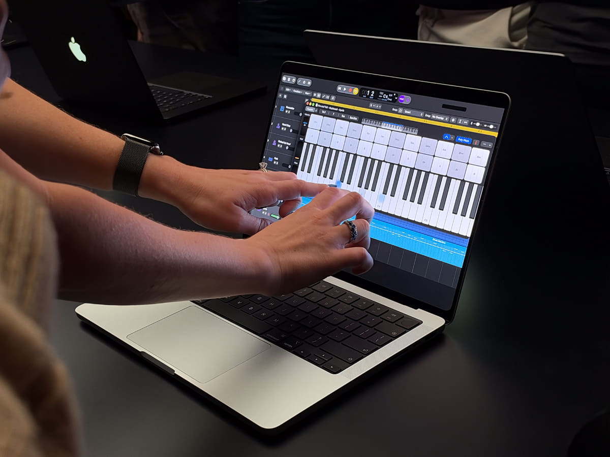 新型MacBook Proのディスプレイはタッチ対応