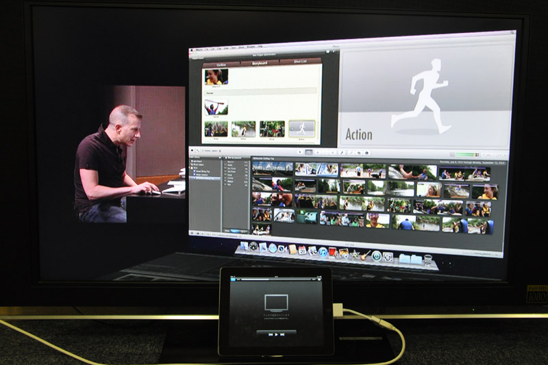 映画やビデオPodcast再生中は、iPad 2側の表示は操作画面となる