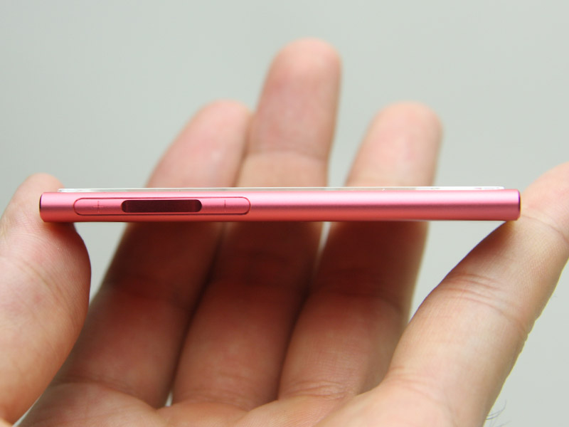 <CENTER>側面</CENTER>