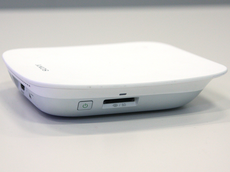 SD/メモリースティックのデュアルスロット搭載