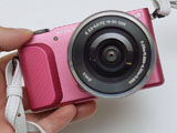 ソニー、ズームレバー搭載の低価格ミラーレス「NEX-3N」 - AV Watch