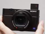 ソニー、1型CMOSと有機ELファインダー。ツァイスレンズの高級