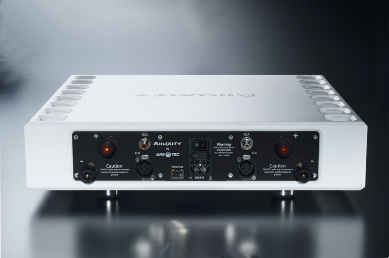 「Power One」の背面