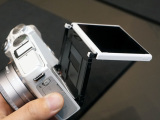 キヤノン、AF 3.8倍高速化、2,420万画素でEVF装着も可能なミラーレス